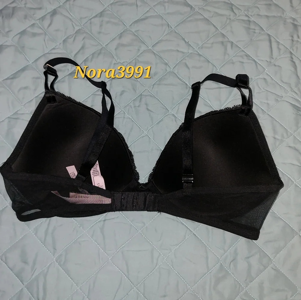 Victoria secret Lightly-lined demi bra size 40C NWT